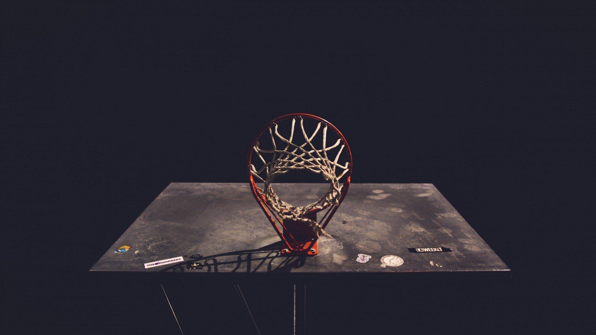 周日英超焦点,热刺客场挑战森林,中场博弈或成胜负关键